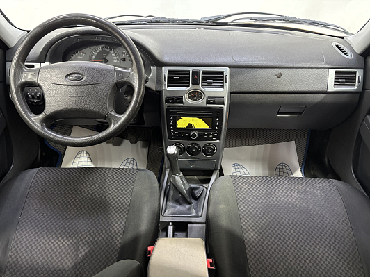 Lada (ВАЗ) Priora Люкс, 2011 года, пробег 121935 км