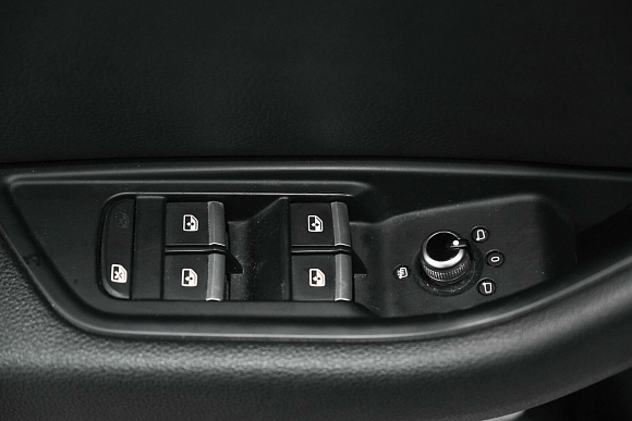 Audi A4 Advance, 2016 года, пробег 185000 км