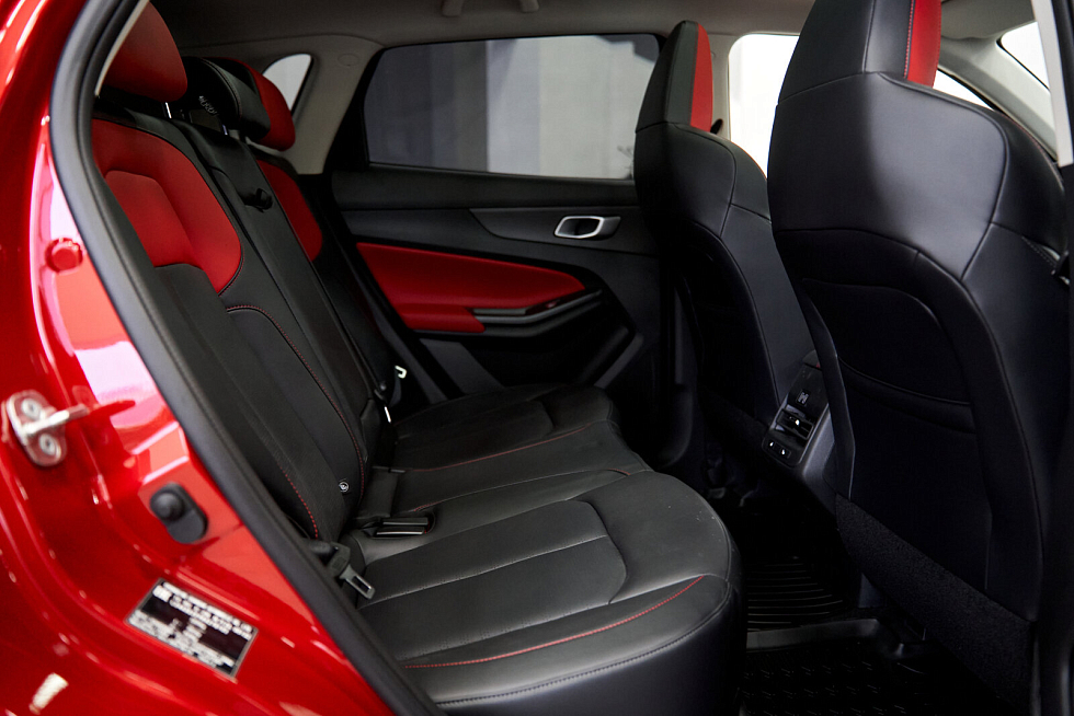 Changan UNI-S (CS55 Plus) Luxe, красный