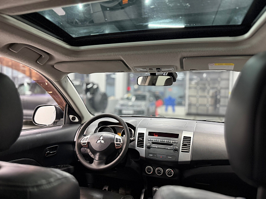 Mitsubishi Outlander Intense, 2008 года, пробег 157530 км