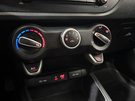 Kia Rio Luxe, 2018 года, пробег 285000 км