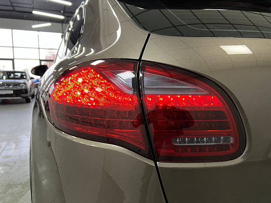 Porsche Cayenne, 2013 года, пробег 273288 км