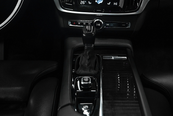 Volvo S90 Inscription, 2018 года, пробег 100000 км