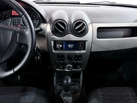 Renault Logan, 2011 года, пробег 220000 км