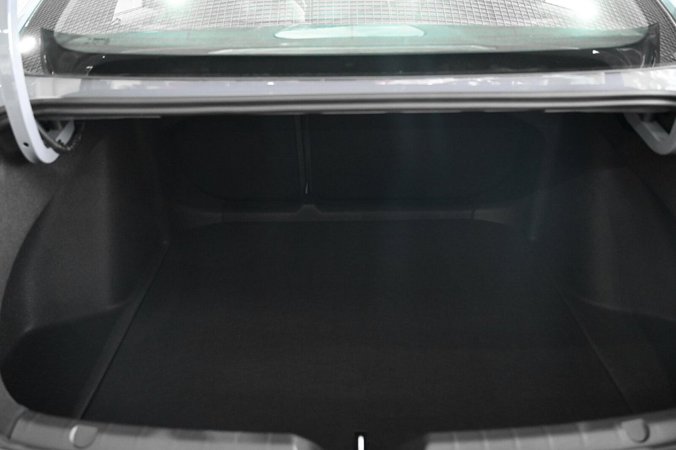 Geely Preface Люкс, серебряный
