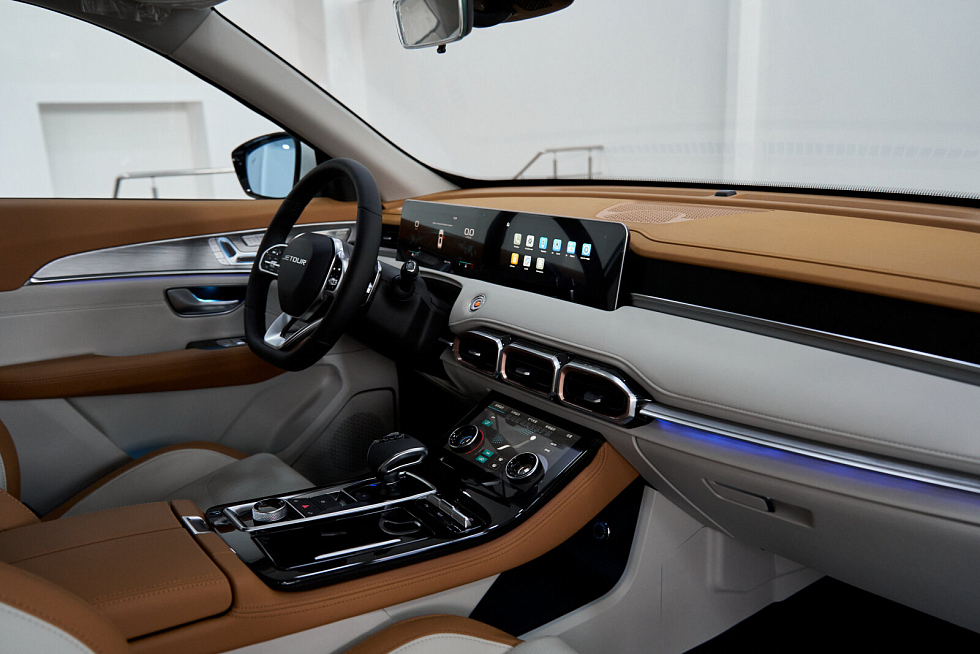 JETOUR X70 PLUS Luxury, белый