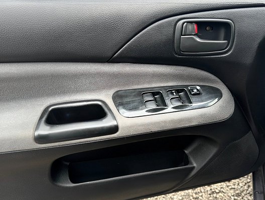 Mitsubishi Lancer, 2004 года, пробег 186672 км