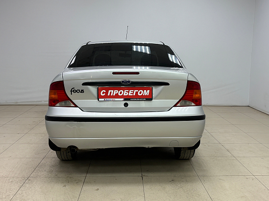 Ford Focus, 2004 года, пробег 302660 км