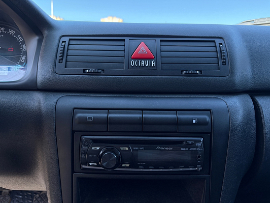 Skoda Octavia, 2008 года, пробег 370652 км