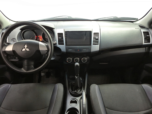 Mitsubishi Outlander Inform, 2011 года, пробег 189866 км