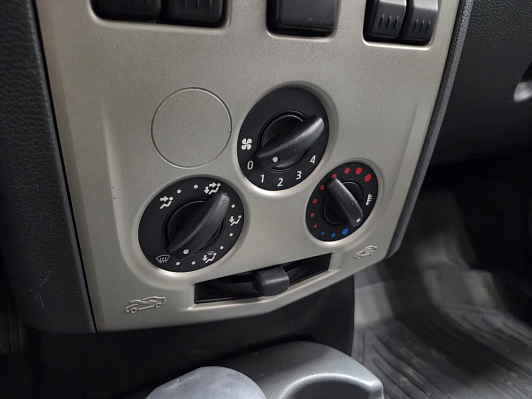 Renault Logan Authentique, 2009 года, пробег 146970 км