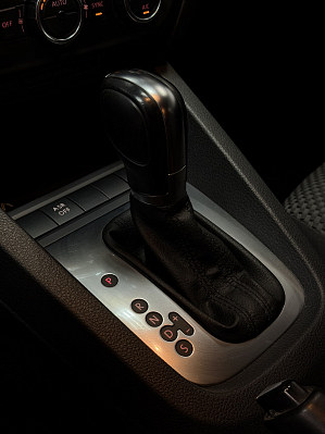 Volkswagen Jetta, 2014 года, пробег 207000 км