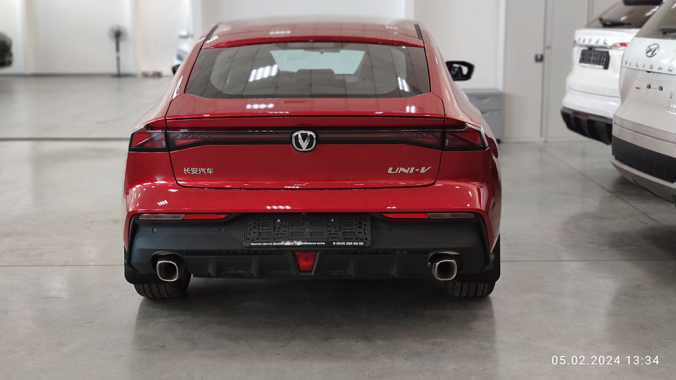Changan UNI-V Tech, красный