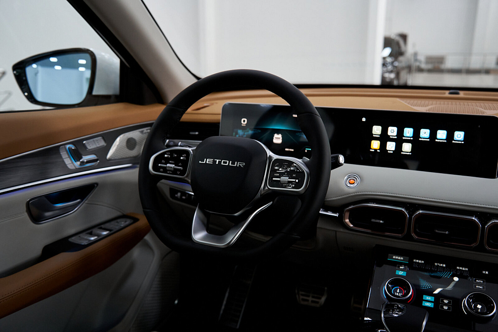 JETOUR X70 PLUS Luxury, белый