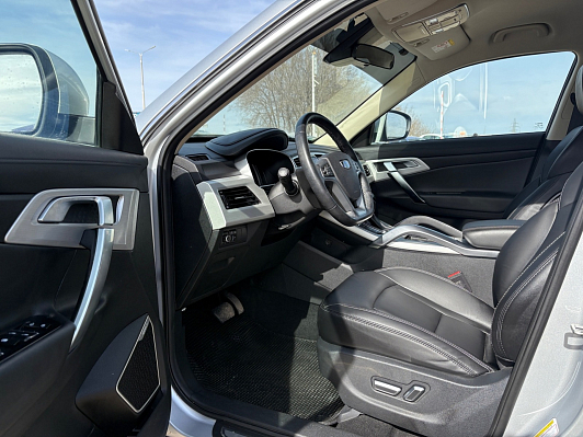Geely Atlas Luxury, 2021 года, пробег 30000 км