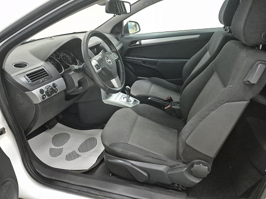 Opel Astra, 2011 года, пробег 164212 км