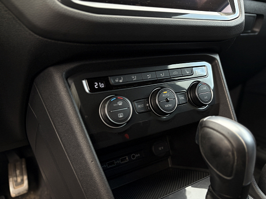 Volkswagen Tiguan CONNECT, 2020 года, пробег 139443 км
