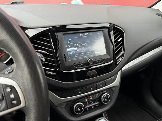 Lada (ВАЗ) Vesta Luxe, 2021 года, пробег 40000 км