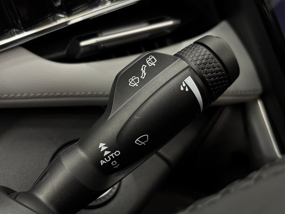 Geely Atlas Luxury, белый