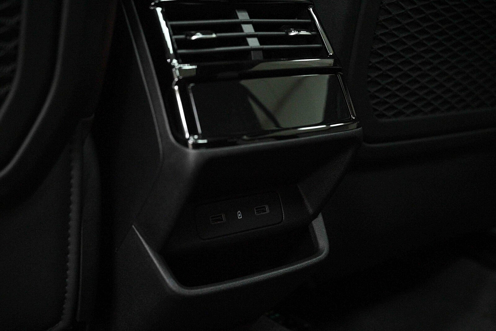 Geely Monjaro Flagship (2023-2025), черный