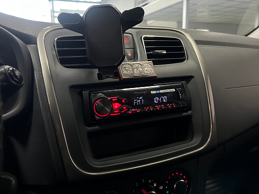 Renault Sandero Confort, 2015 года, пробег 120372 км