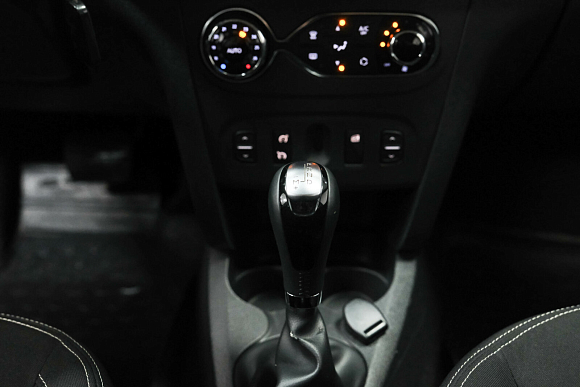 Renault Sandero Privilege, 2017 года, пробег 121000 км