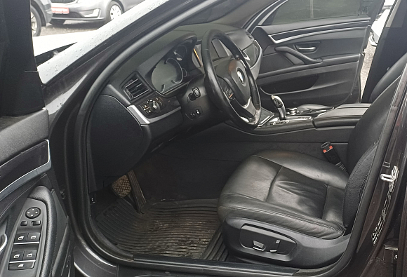 BMW 5 серии, 2016 года, пробег 235039 км