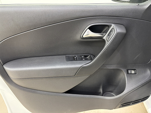 Volkswagen Polo Conceptline, 2015 года, пробег 101850 км