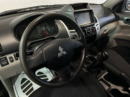 Mitsubishi Pajero Sport Intense, 2014 года, пробег 123200 км