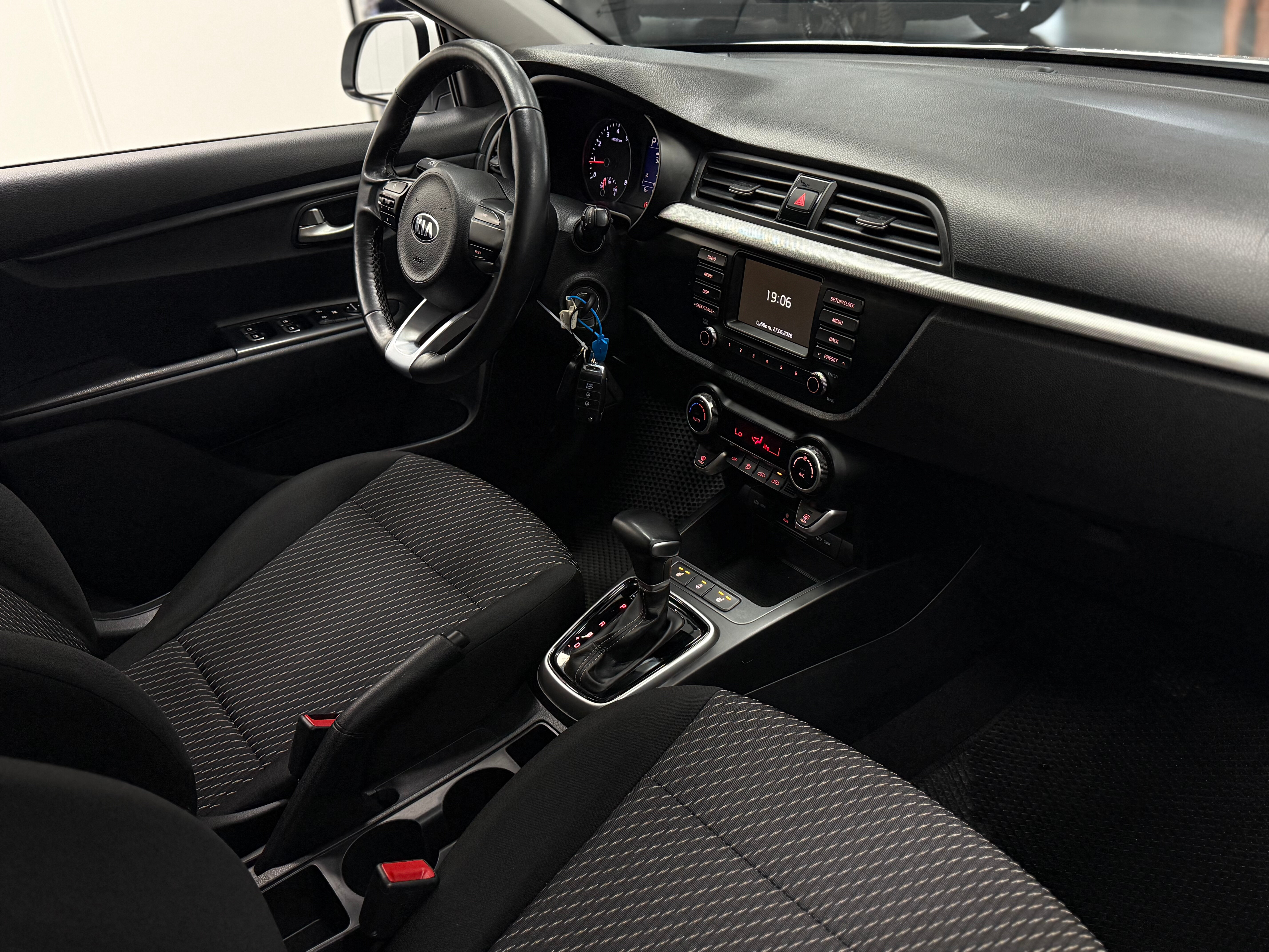 Kia Rio Luxe, 2019 года, пробег 197895 км