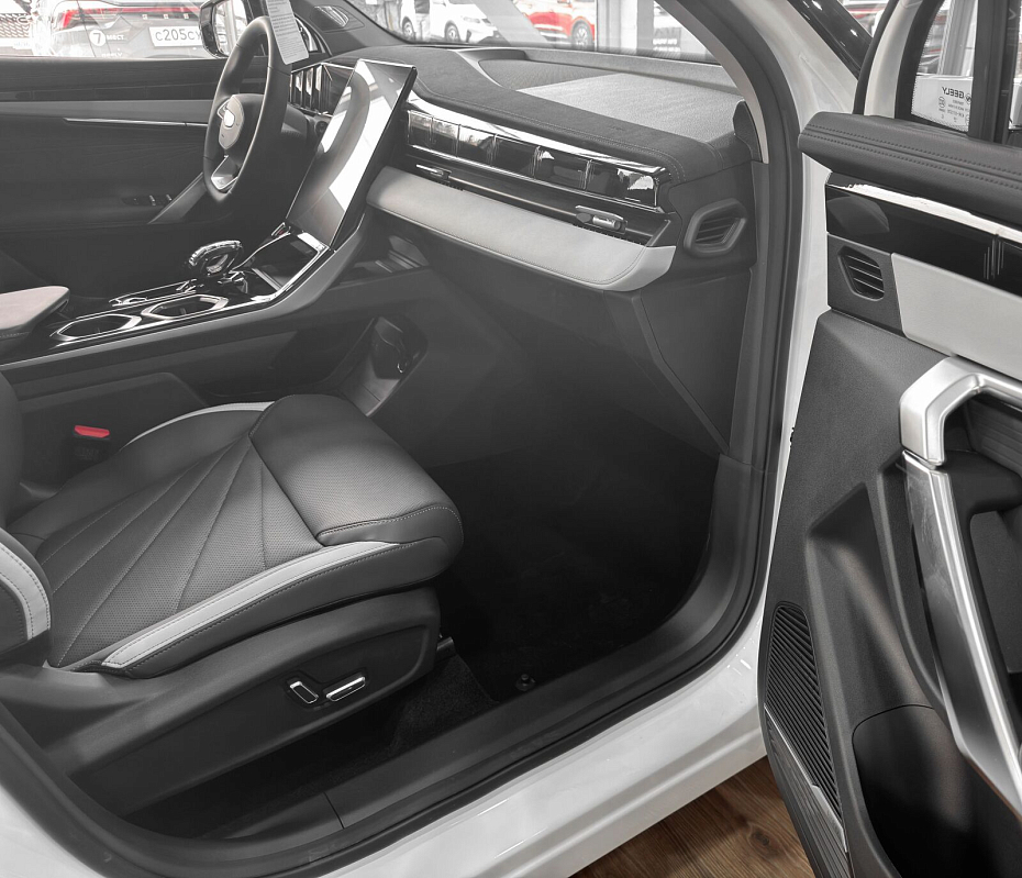 Geely Atlas Flagship Sport, белый
