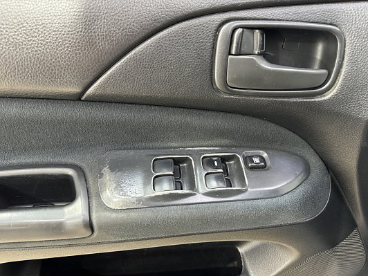 Mitsubishi Lancer, 2005 года, пробег 308130 км