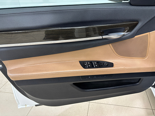 BMW 7 серии, 2012 года, пробег 196108 км