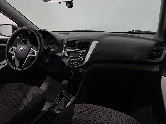 Hyundai Solaris, 2012 года, пробег 262092 км