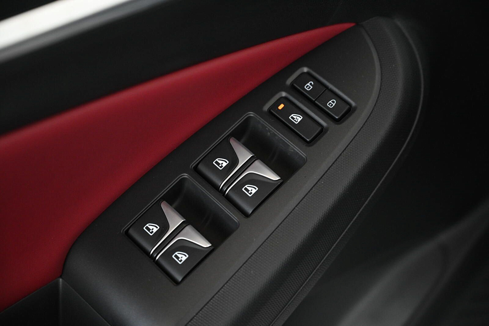 Changan Eado Plus DLX, серебряный