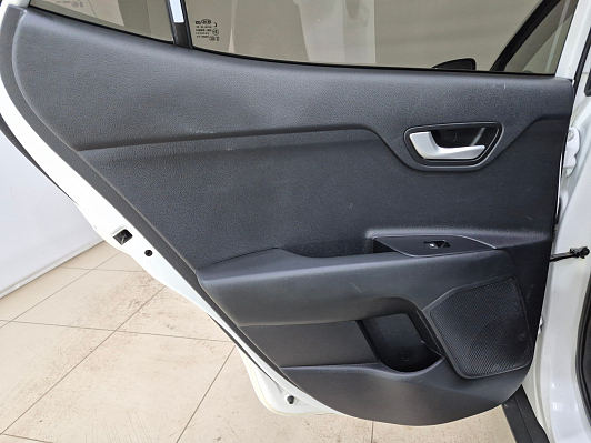 Kia Stonic, 2018 года, пробег 120191 км