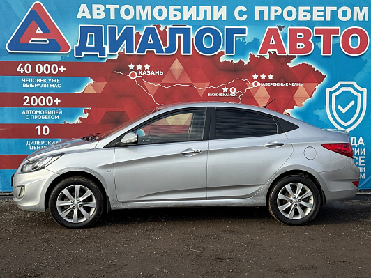 Hyundai Solaris Family, 2011 года, пробег 190000 км