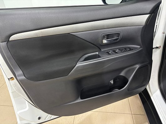 Mitsubishi Outlander, 2013 года, пробег 189757 км