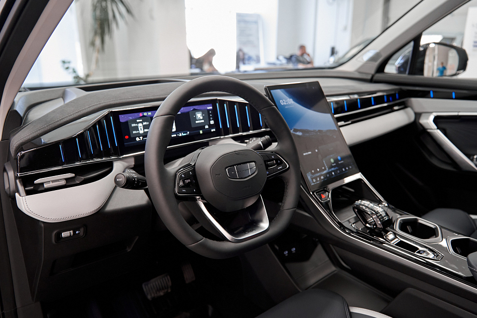 Geely Atlas Спорт, зеленый