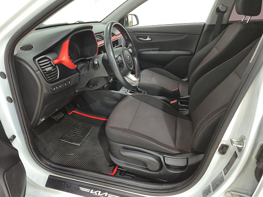 Kia Rio Luxe, 2020 года, пробег 59310 км