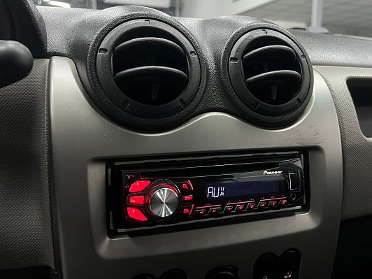 Renault Sandero Expression, 2011 года, пробег 137000 км