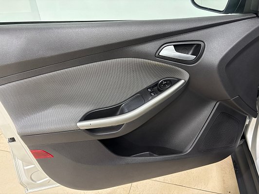 Ford Focus Titanium, 2012 года, пробег 176347 км