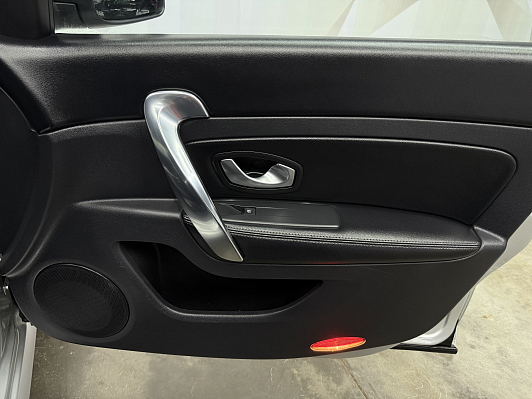 Renault Latitude Privilege, 2012 года, пробег 217598 км