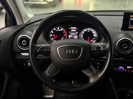 Audi A3 Ambition, 2015 года, пробег 95830 км
