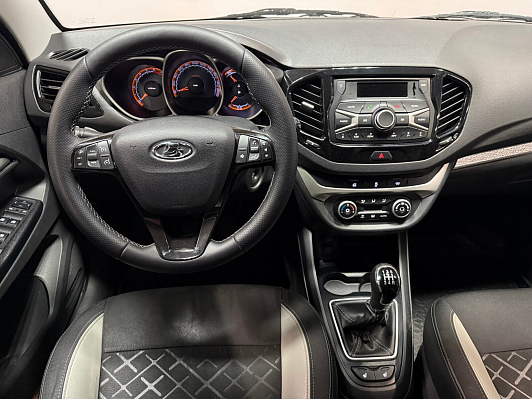 Lada (ВАЗ) Vesta Luxe Multimedia, 2018 года, пробег 115000 км