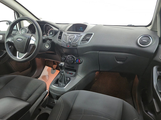 Ford Fiesta Trend, 2015 года, пробег 190030 км
