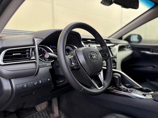 Toyota Camry Элеганс Safety, 2019 года, пробег 141056 км