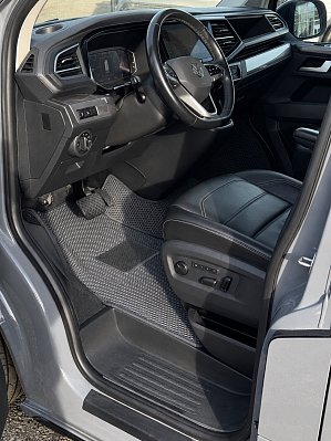 Volkswagen Multivan Highline (Germany), 2022 года, пробег 147103 км