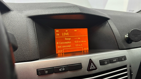 Opel Astra, 2012 года, пробег 191866 км