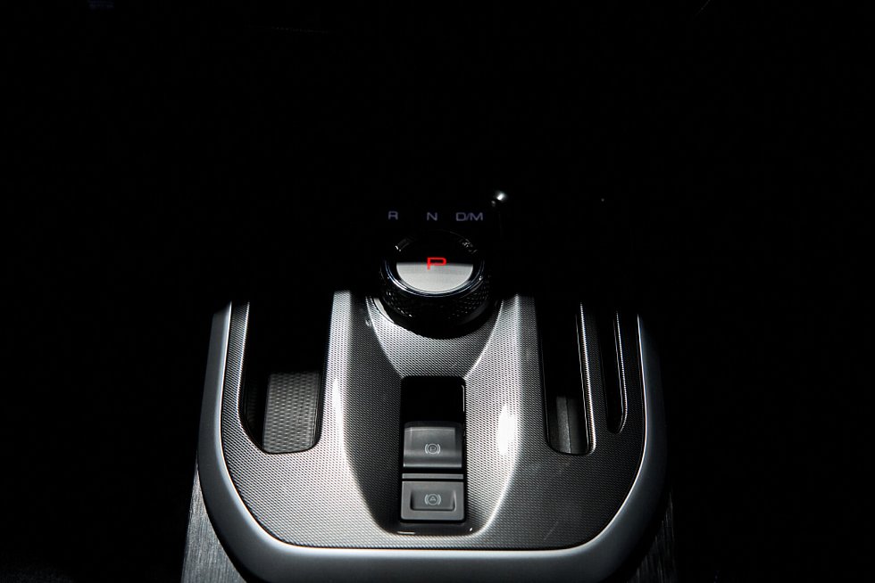 Haval Jolion Премиум, красный